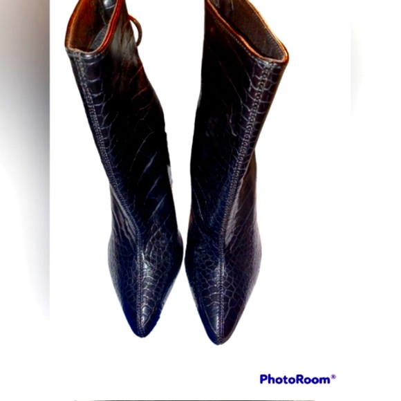 Fashion Nova Mock Croc 🐊 boots 👢 - Picture 2 of 4